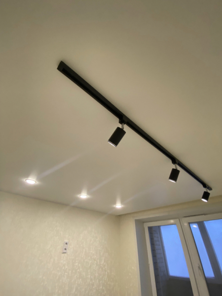 Натяжной потолок в спальню