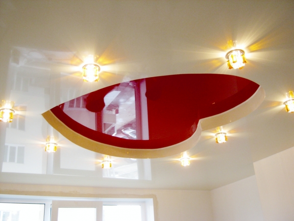 Меняем старый потолок на новый!