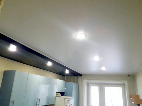 Меняем старый потолок на новый!