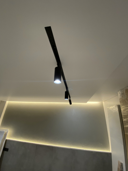 Натяжные потолки с подсветкой